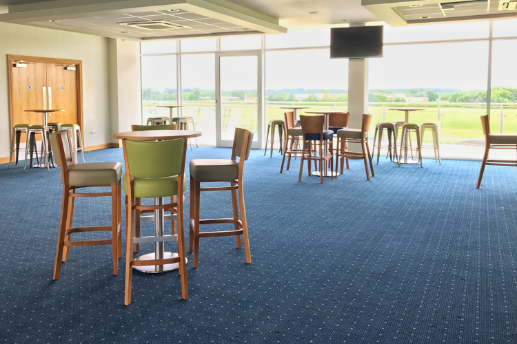 Alpine medio and alpine S bar stools