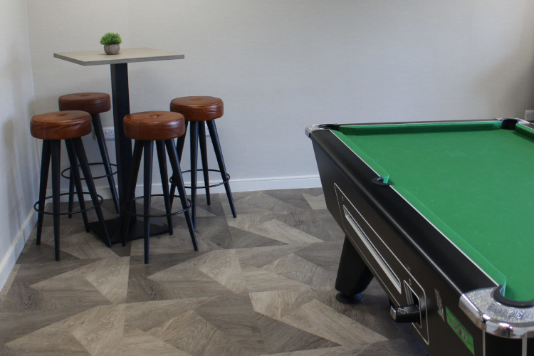 herald poseur table, square with rustique bar stools