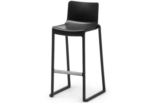 kasar bar stool in black with metal footrail