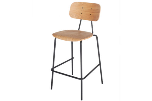 Strike bar chair in clear lacquered veneer solid wood with black metal frame, front detail